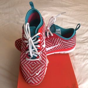 Wmns Nike Free 5.0, size 7.5